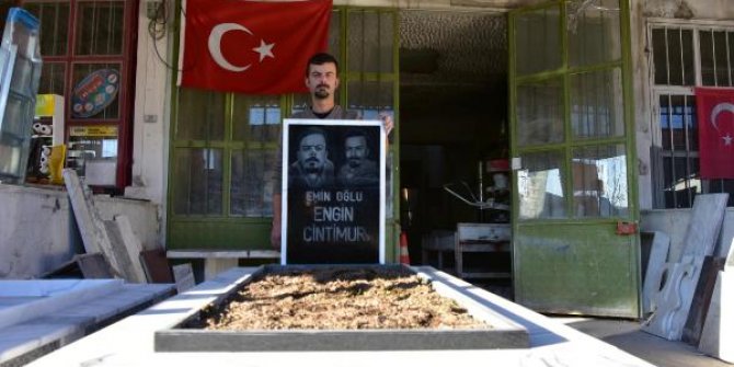 Rüyada öldüğünü gördü, mezarını kendi yaptı