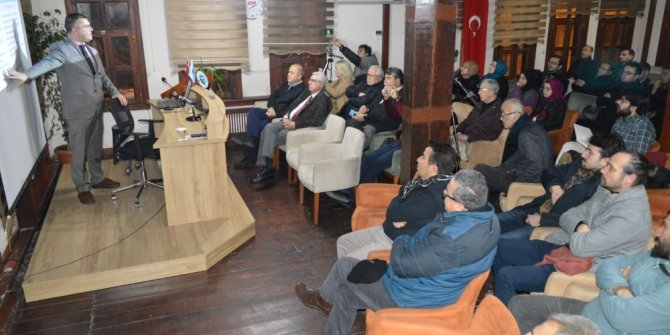 Eskişehir Türk Ocağı’nda ’yeni teknolojilerle girişimcilik’ konferansı