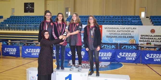 Masa Tenisi Gençler Kategorisi müsabakaları sona erdi