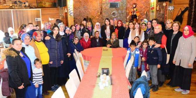 Ardahan’da “Gökkuşağıma Güneş Ol Projesi” kapsamında özel eğitimli çocukların aileleri yemekte buluştu