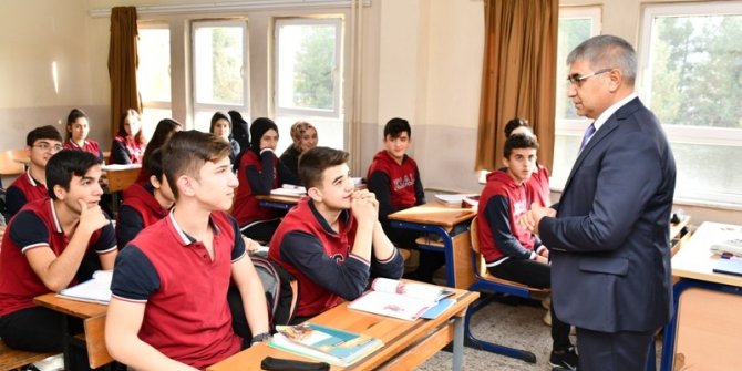 Vali Gürel’den okul ziyareti