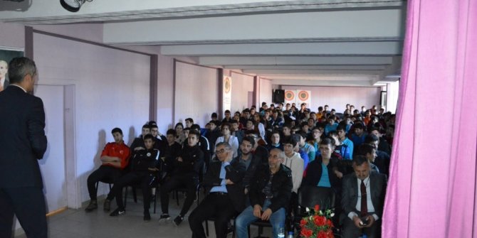 Başkent Öğretmen Atölyelerinden, “Yenilikçi Uygulamalar ve Yapay Zeka” semineri