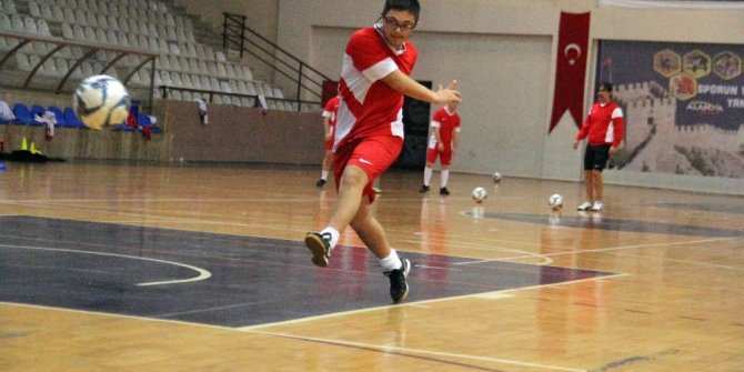 Down Sendromlular Futsal Milli Takımı Alanya’da hazırlıklarını sürdürüyor