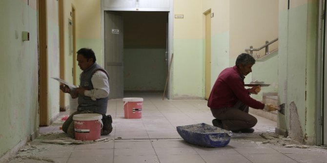 Erdemli Belediyesi’nin okullara desteği sürüyor