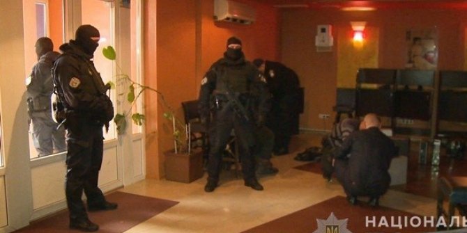 Ukrayna polisinden 715 ekiple dev kumar operasyonu