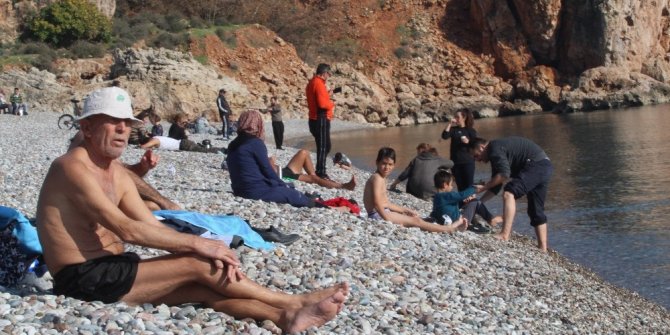 Antalya’da ’Aralık’sız güneşli günler