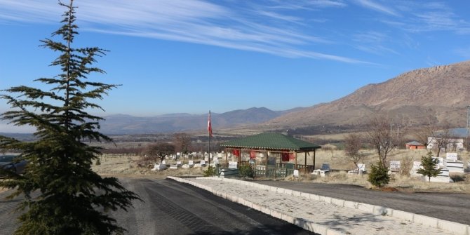 Şehit Sekin’in kabrinin yolu yenilendi