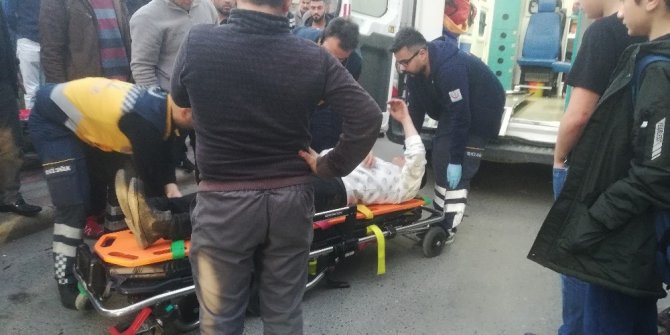 Otomobil ile motosiklet çarpıştı: 1 yaralı