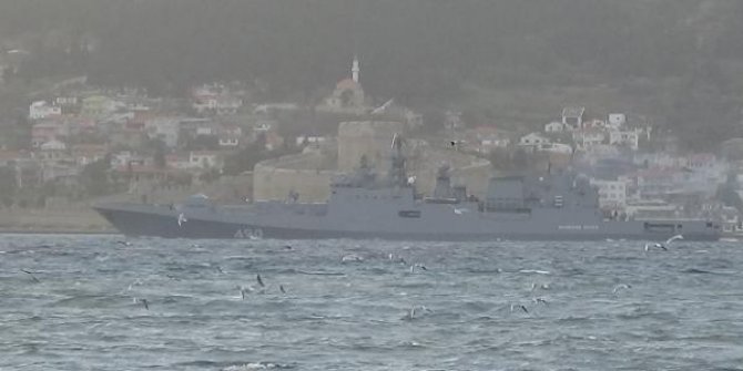 Rus savaş gemisi Admiral Essen, Çanakkale Boğazı’ndan geçti