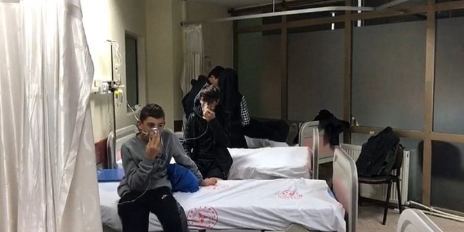 Eğitimde sıkılan biber gazı, yurttaki öğrencileri hastanelik etti