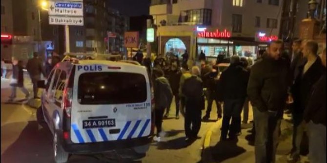 Maltepe'de otomobil kurşun yağmuruna tutuldu: 2 yaralı