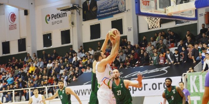 İzmir derbisinin galibi Bornova Belediyespor