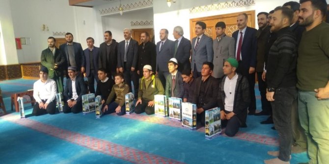 Ahlat’ta ‘İmam Hatip Liseleri Arası Ezan Okuma ve Hafızlık’ yarışması