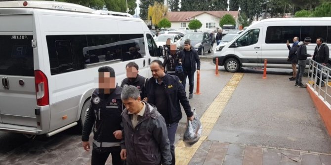 Balıkesir’de 13 FETÖ şüphelisine operasyon