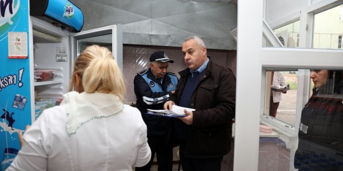 Zabıta ekipleri çocukların sağlığı için denetimde