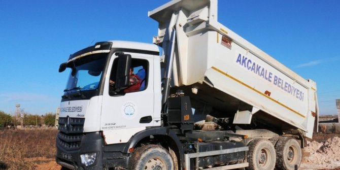 Akçakale’de stabilize yol çalışmaları devam ediyor