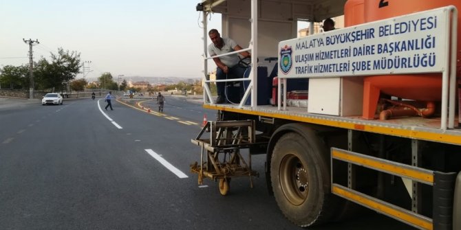 328 bin metre yol çizgi çalışması yapıldı