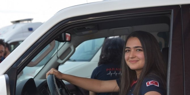 İlk ve acil yardımcılar ‘Paramedik Haftası’nı kutladı