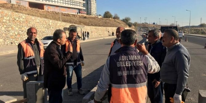 Petrol Caddesinde refüj düzenleme çalışması