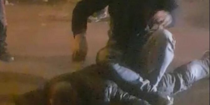 Hırsızı yakaladı, kaçmasın diye üzerine oturup polisi bekledi