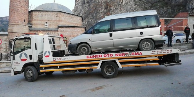 Direksiyon başında fenalaşan sürücü hayatını kaybetti