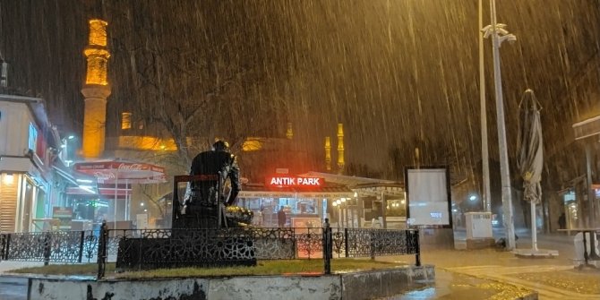 Bir anda bastırdı, hayat felç oldu