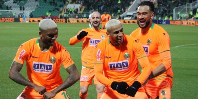 Alanyaspor, deplasmanda farka koştu