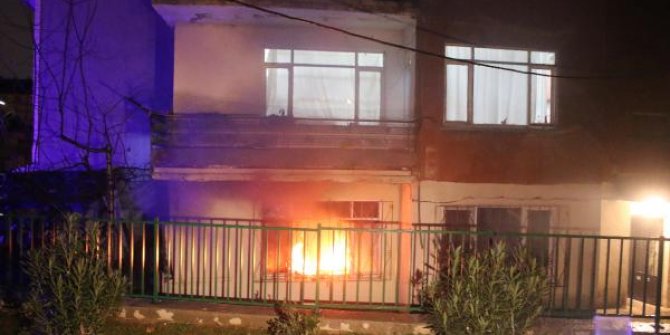 Zemin katta yangın çıktı, komşular dumandan etkilendi