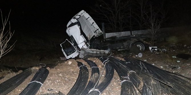 Çankırı'da 2 tır çarpıştı: 2 ölü, 2 yaralı