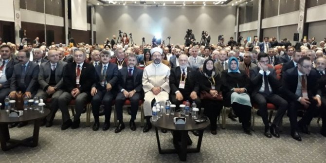 DPÜ Rektörü Uysal, Uluslararası İslam Birliği Kongresi’ne katıldı
