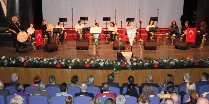 Özel öğrencilerden farkındalık oluşturan gösteri