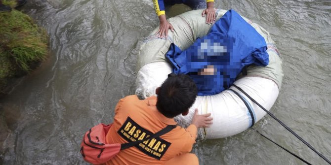 Endonezya’da otobüs nehre uçtu: 25 ölü