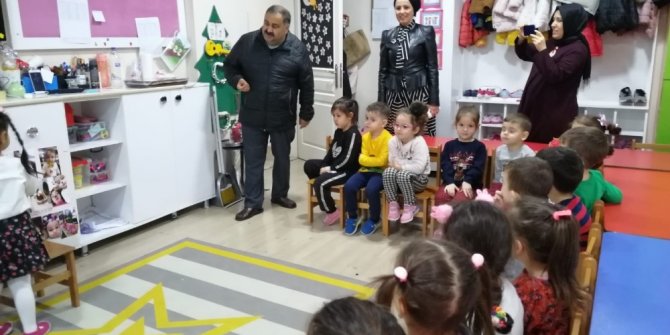 Oyuncu Çelebi minik öğrencilerle buluştu