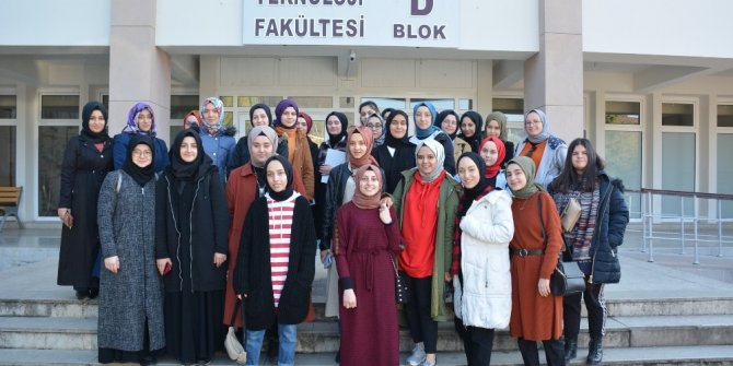 Lise öğrencileri Düzce Üniversitesi’ni ziyaret etti