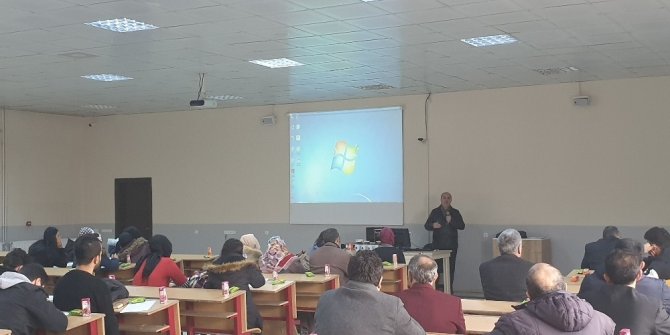 Atatürk Üniversitesi Öğrencileri “Eğitimi Al Afetten Korkma” projesiyle Pasinler’de panel düzenledi