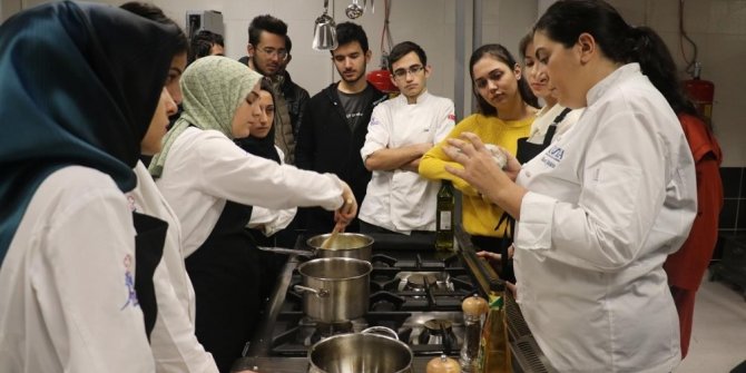 Gastronomi bölümü öğrencilerine bulgur eğitimi