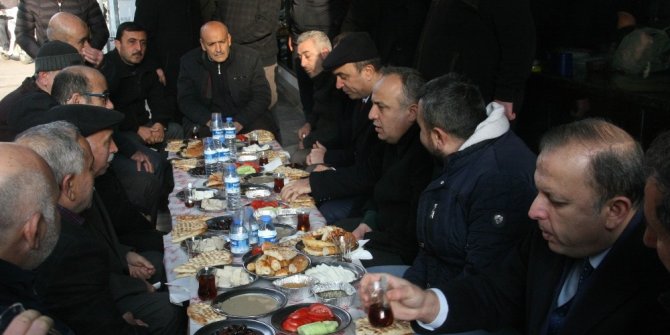 Vali Soytürk esnaflar ile bir araya geldi