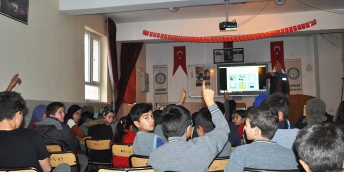 Kütahya’da ortaokul öğrencilerine ‘Afete Hazır Okul’ eğitimi