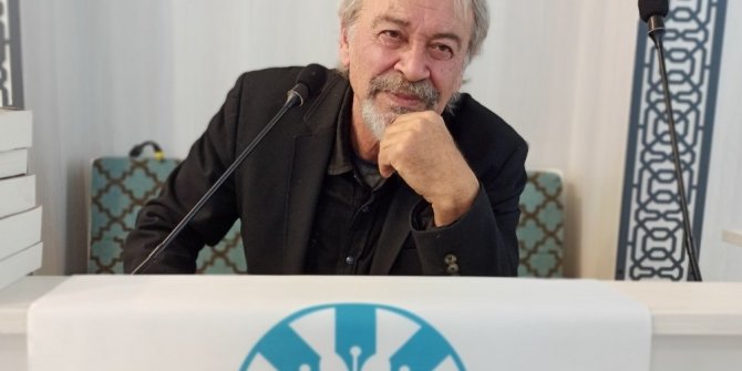 Tarihçi Şahin akademisyen ve öğrencilerle bir araya geldi