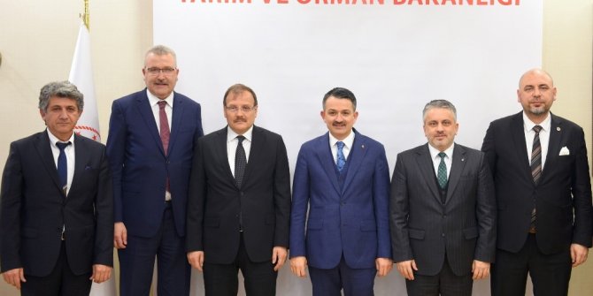 Pakdemirli’den Karacabey’e destek sözü