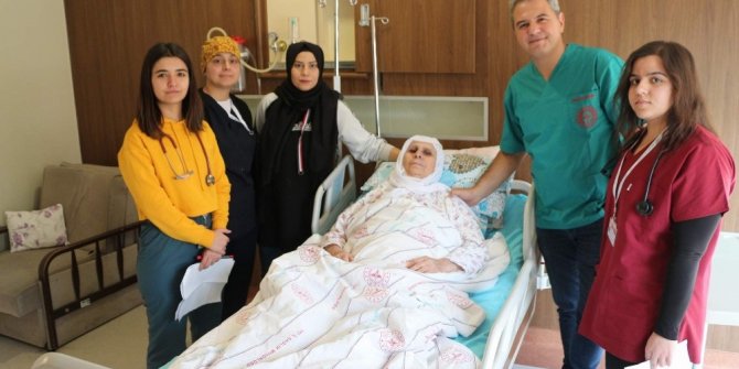 Kanser hastası kadın, Siirt’te ilk kez yapılan ameliyatla sağlığına kavuştu
