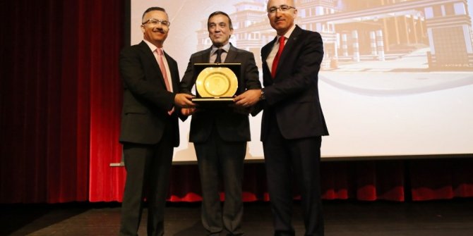 Recep Tayyip Erdoğan Üniversitesi’ne TSE Kalite Yönetimi Sistemi Belgesi verildi
