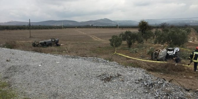 Manisa’da iki otomobil çarpıştı: 2 ölü