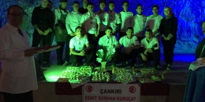 5 bin yıllık tuz mağarasında ders