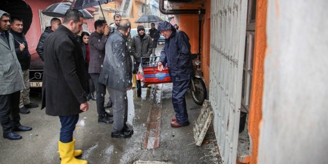 Seyhan Belediyesi, evini su basan halkı konuk edecek