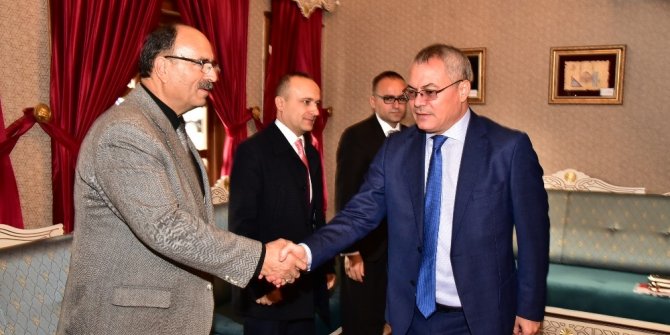 Vali Deniz, ilçe milli eğitim müdürleri ile bir araya geldi