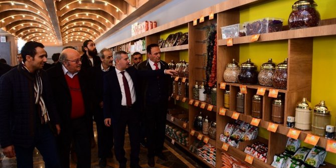 Başkan Çınar, sosyal projeleri tanıttı