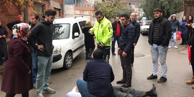 Yayaya çarpan otomobilin sürücüsü baygınlık geçirdi