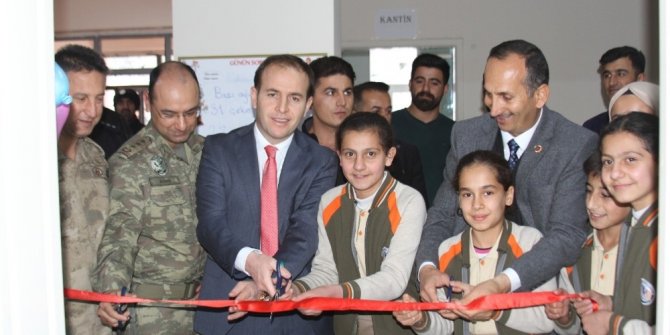 Şemdinli’de "Görsel Sanatlar ve Müzik Sınıfı" açıldı