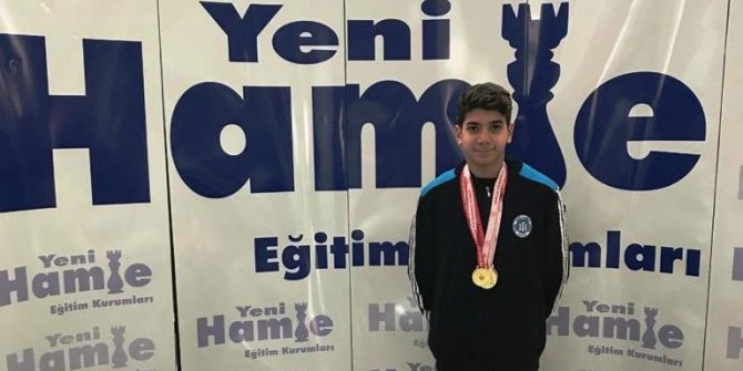 Yeni Hamle Koleji öğrencisinden yüzme başarısı